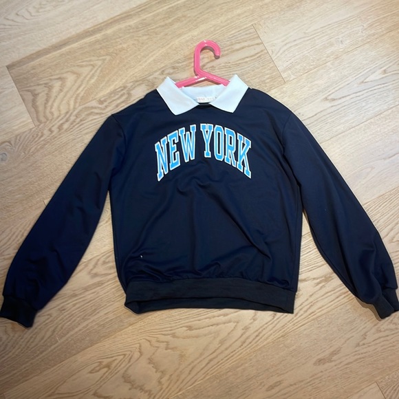 Cute light sweater - Picture 1 of 1